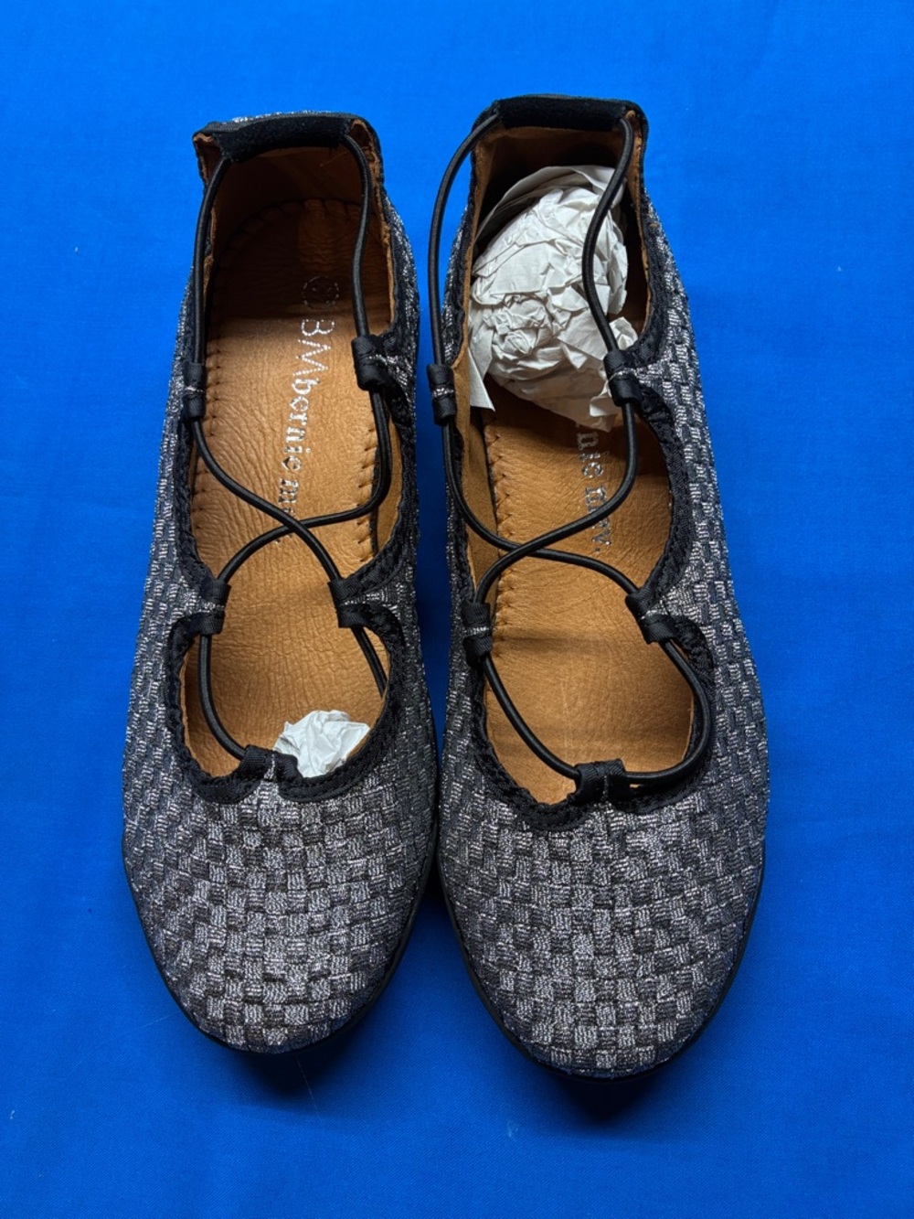 bernie mev. Gray Woven Ballet Flats .color is outer.